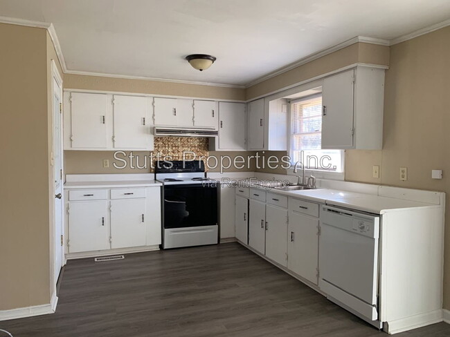 Building Photo - 118 Shoals Blvd