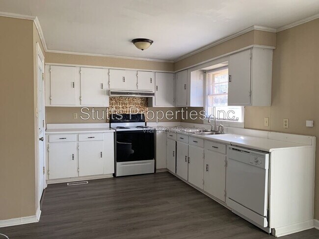 Foto del edificio - 118 Shoals Blvd