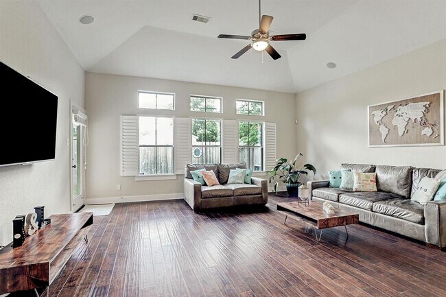 Foto del edificio - 6089 Yale St