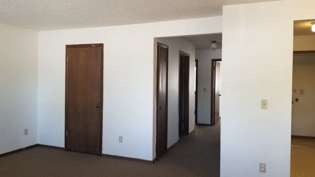 Foto del edificio - downstairs 2 bed 1 bath