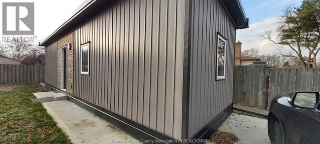 Photo du bâtiment - 9694 Avery Ln