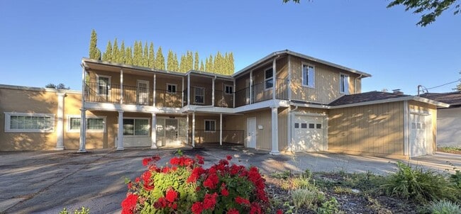 Building Photo - 7610 Miller Ave