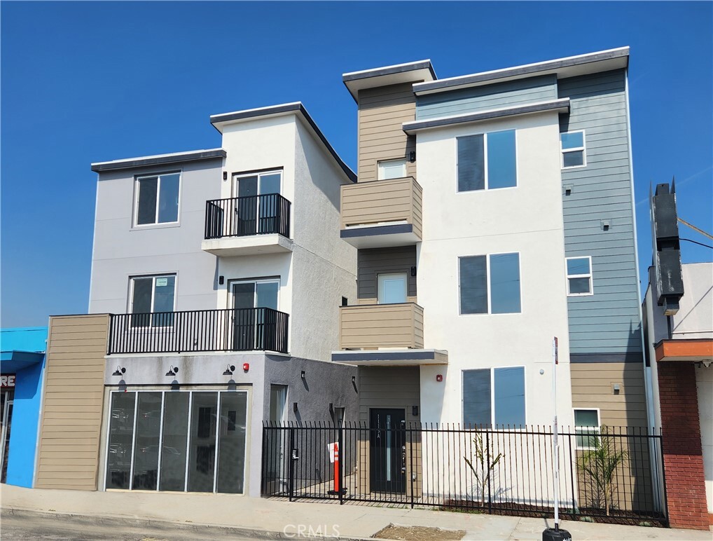 Primary Photo - 1111 E Artesia Blvd