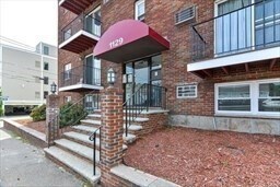 Building Photo - 1129 N Shore Rd