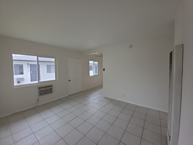 Foto del edificio - 8130 Constance St