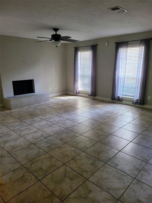 Foto del edificio - 23311 Newgate Dr