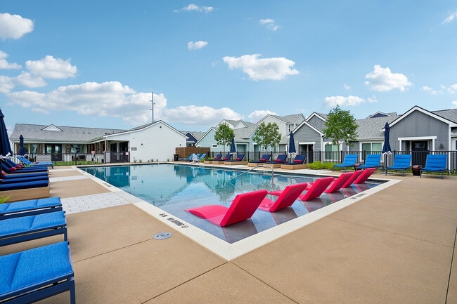 Piscina de YardHomes en Rowlett Creek - YardHomes Rowlett Creek