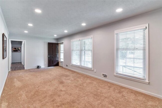 Foto del edificio - 759 Glen Cir SW