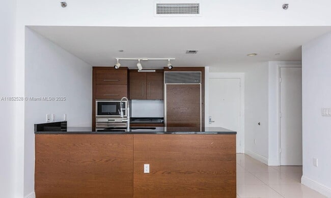 Foto del edificio - 465 Brickell Ave