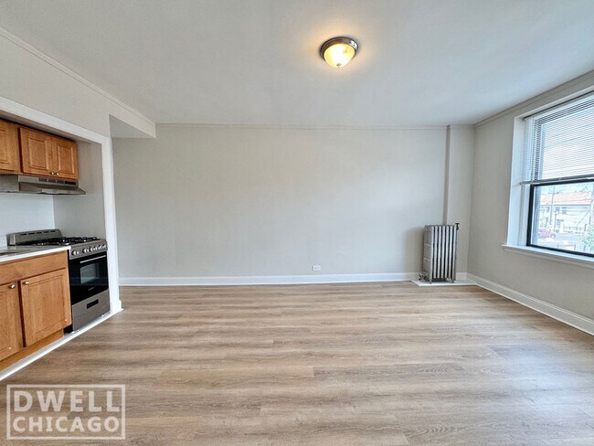 Foto del edificio - 2779 N Milwaukee Ave