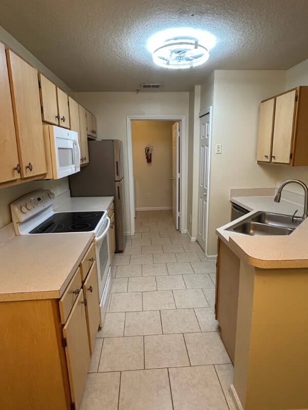 Photo - 6596 Swissco Dr Apartment