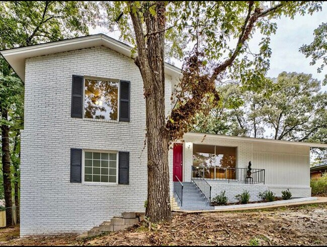 Building Photo - 103 Woodsdale Dr