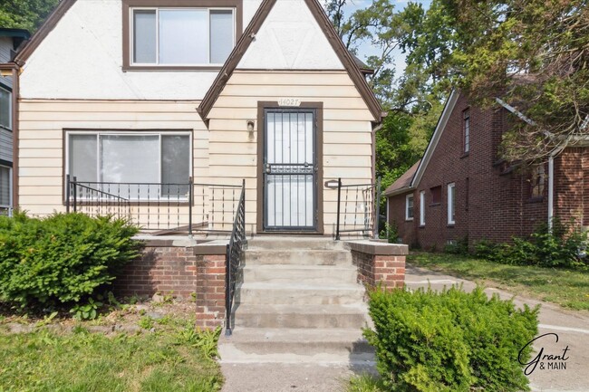 Building Photo - 14027 Montrose St