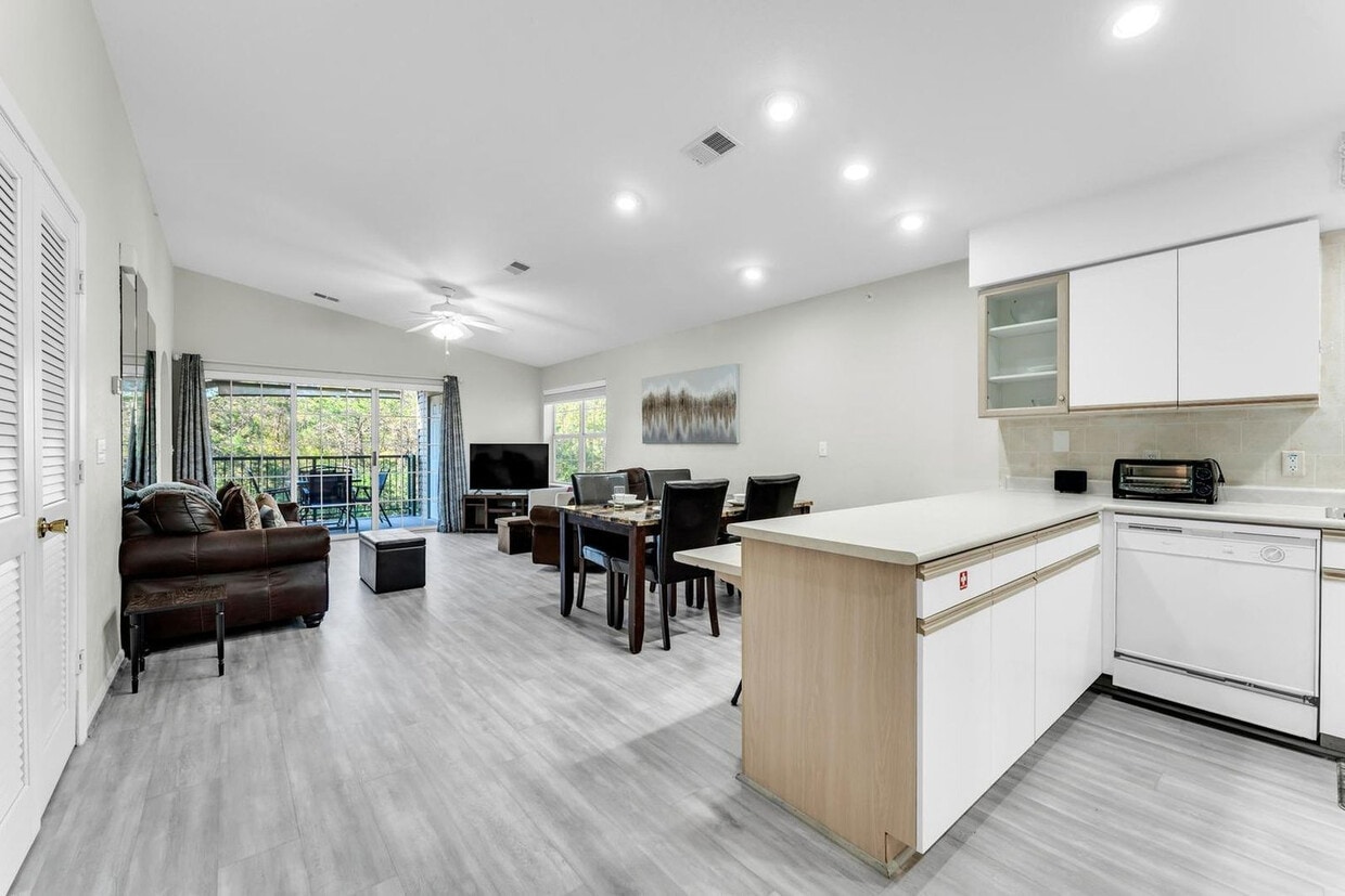 Foto principal - 155 W Rockford Dr