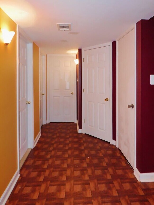 Split Level Single Family with Deck and La... House Rental in