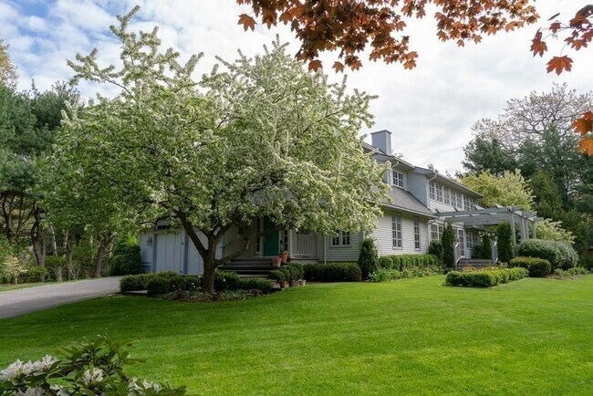 Building Photo - 11 Clovelly Rd