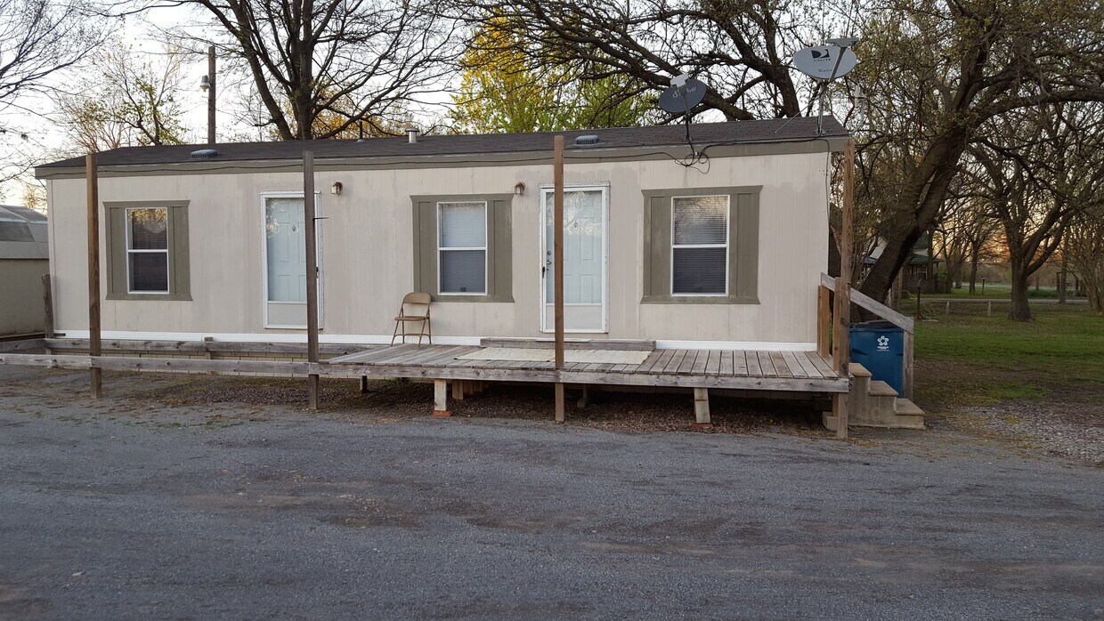 Primary Photo - 609 Jackson Ave