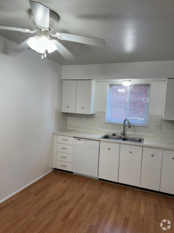 Lakeshire Park Apartments under 2,000 Saint Louis, MO 3 Rentals