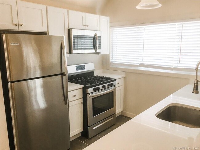 Foto del edificio - 96 Montoya Dr