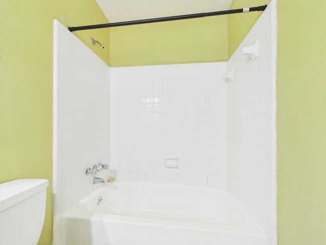 Foto del edificio - 8811 Hunter Ridge Dr