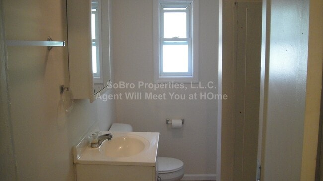 Building Photo - 4054 North Park Avenue