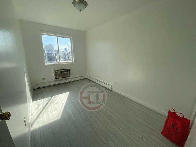 Foto del edificio - 2120 Davidson Ave