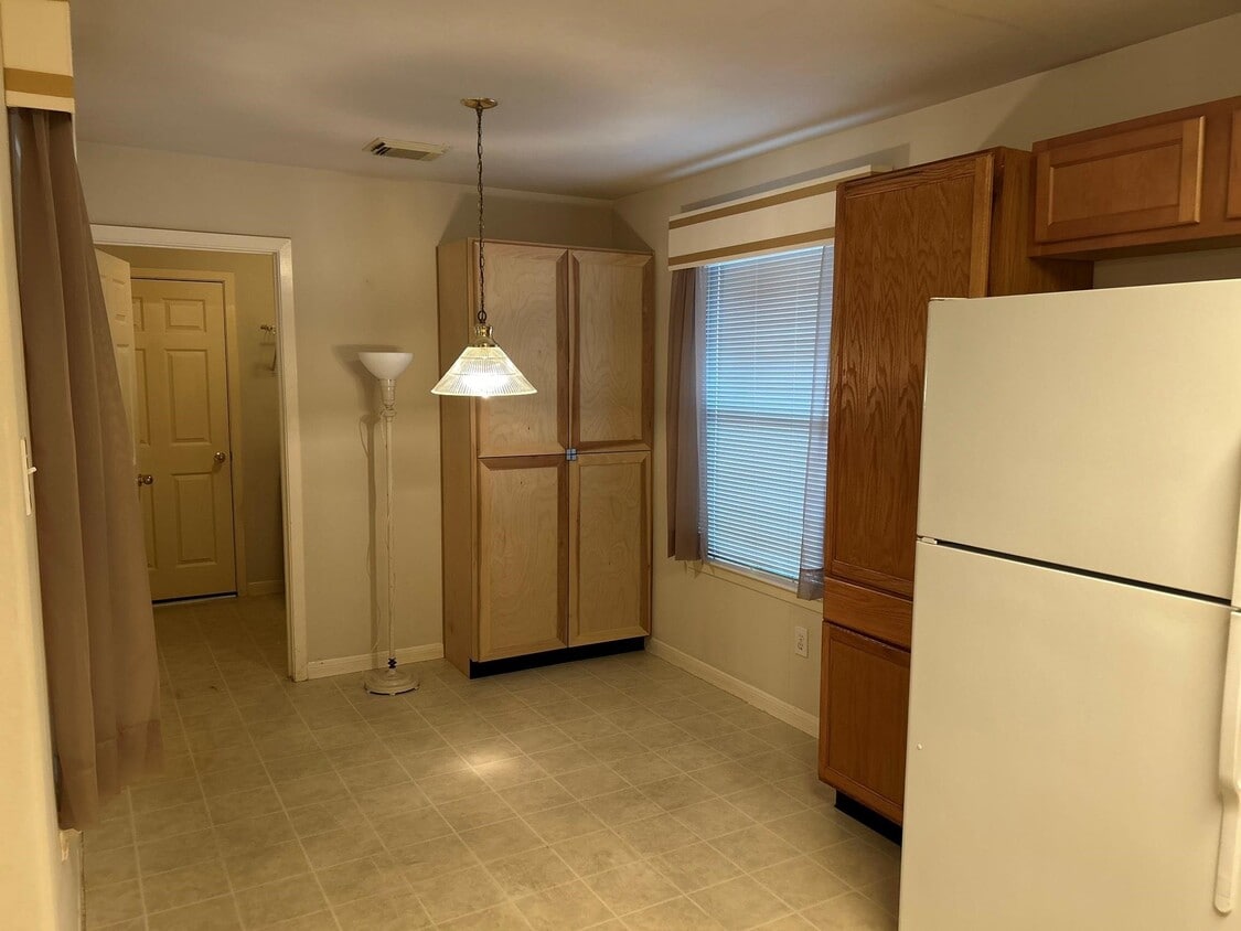 Building Photo - 6421 Austinville Dr