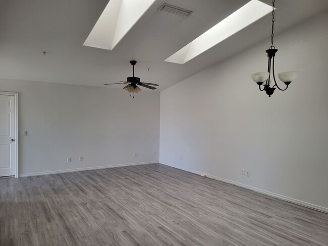 Building Photo - Unfurnished Long Term Duplex