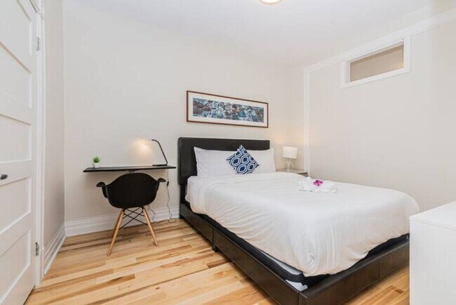 Building Photo - 926 Rue Saint-Philippe