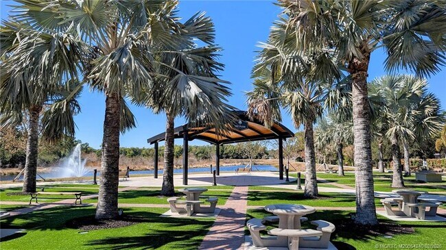 Building Photo - 976 SW 34th Terrace