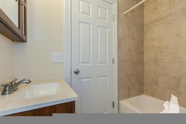Foto del edificio - 0 bedroom in Chicago IL 60614