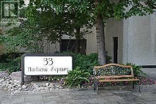 Building Photo - 33 Harbour Square