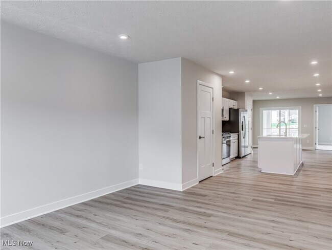 Building Photo - 1845 Shank Dr