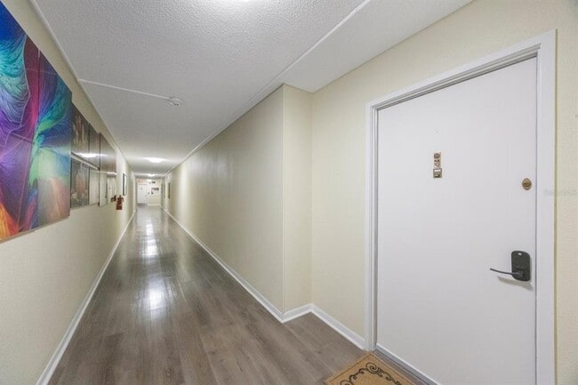 Foto del edificio - 7400 Sun Island Dr S