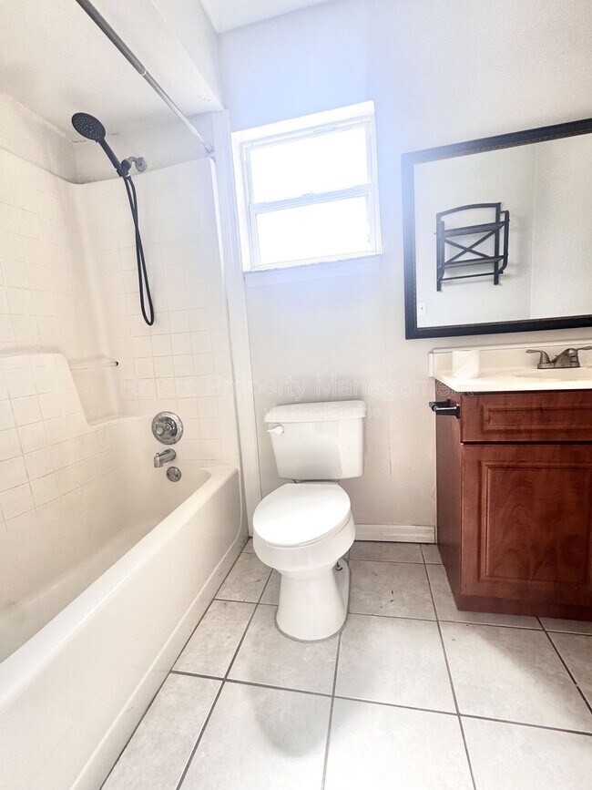 Foto del edificio - 708 Green Ct