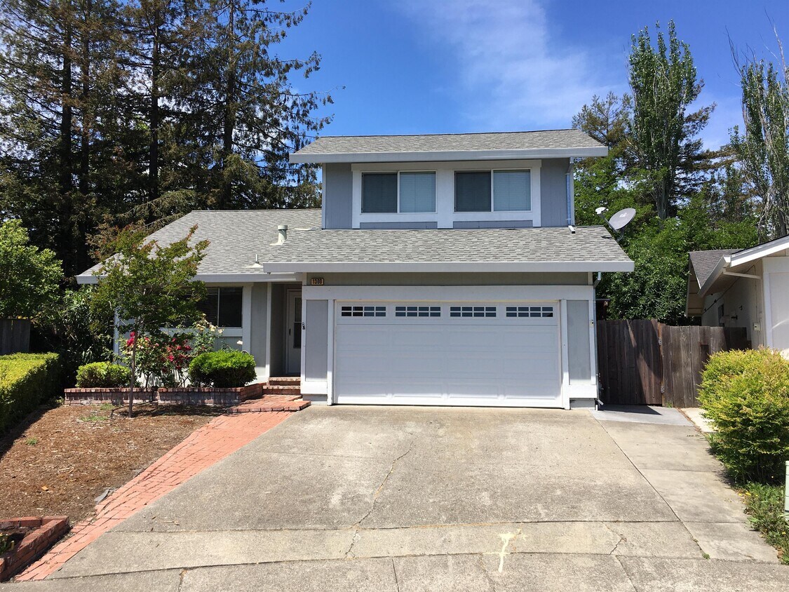 Primary Photo - 1300 Garmont Ct
