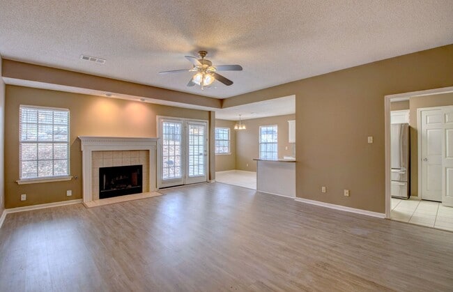 Building Photo - Highly Desirable 3-Bedroom Home with Modern Comforts.