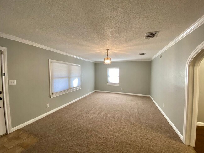Foto del edificio - Three Bedroom Pre-Lease in Tech Terrace! F...