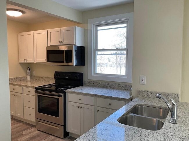 Photo - 564 High St Apartment