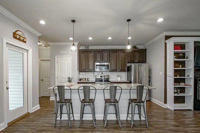 Foto del edificio - 59450 Spring Dr