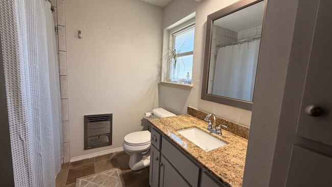 Building Photo - 209 E Cammack St