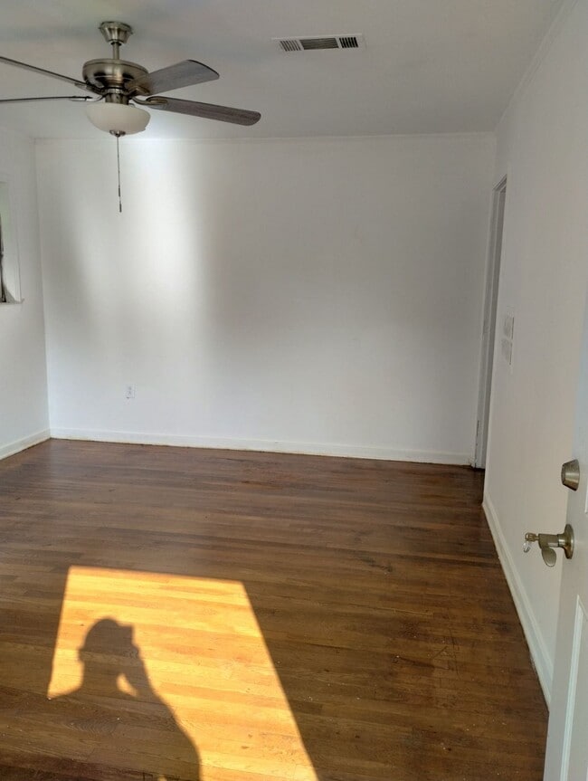 Foto del edificio - 370 W Railroad Ave S