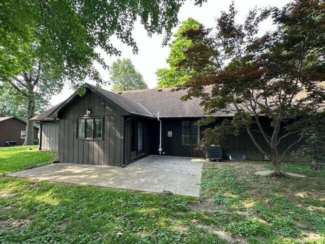 Foto del edificio - Single family home available to rent, located on Quincy's East Side.
