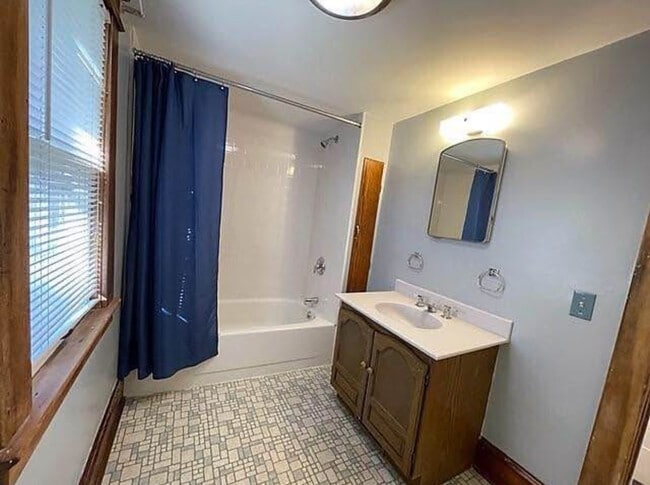 Building Photo - 2191 Five Mile Line Rd