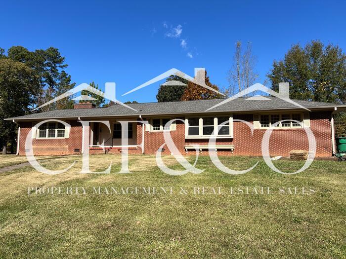 Primary Photo - Charming All-Brick Home in Chesnee!