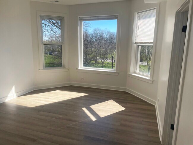 Foto del edificio - 1454 N Kedzie Ave