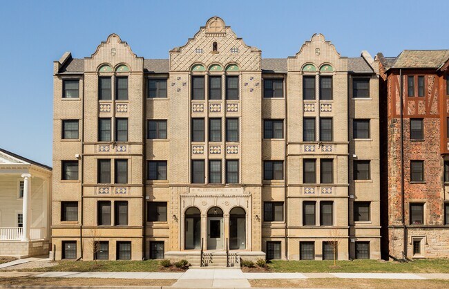 Foto del edificio - Hazelwood Apartments