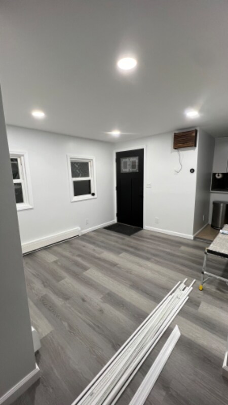 Building Photo - 151 Suydam St