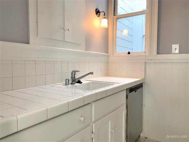 Building Photo - 167 11th Ave