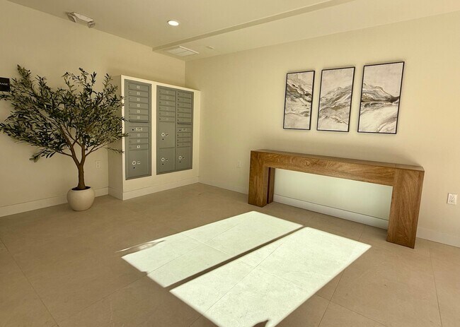 Foto del edificio - 14535 Weddington St